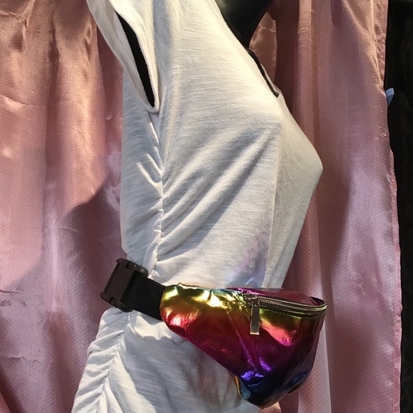 🌈⭐️2for$35 World Pride Rainbow Fanny Pack⭐️🌈 - Picture 3 of 7